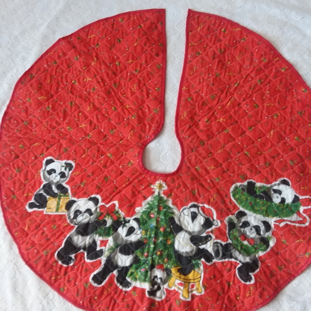 Vintage Xmas Tree Skirt Pandas in Santa Hats